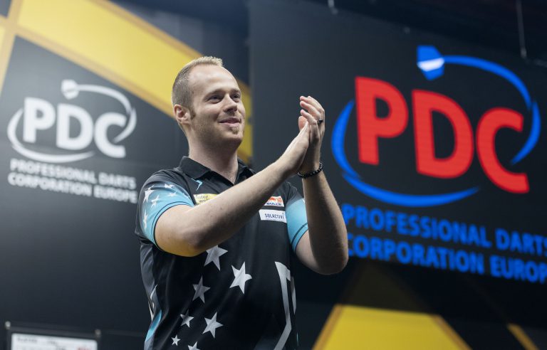 Big Home Names Progress in German Darts Grand Prix