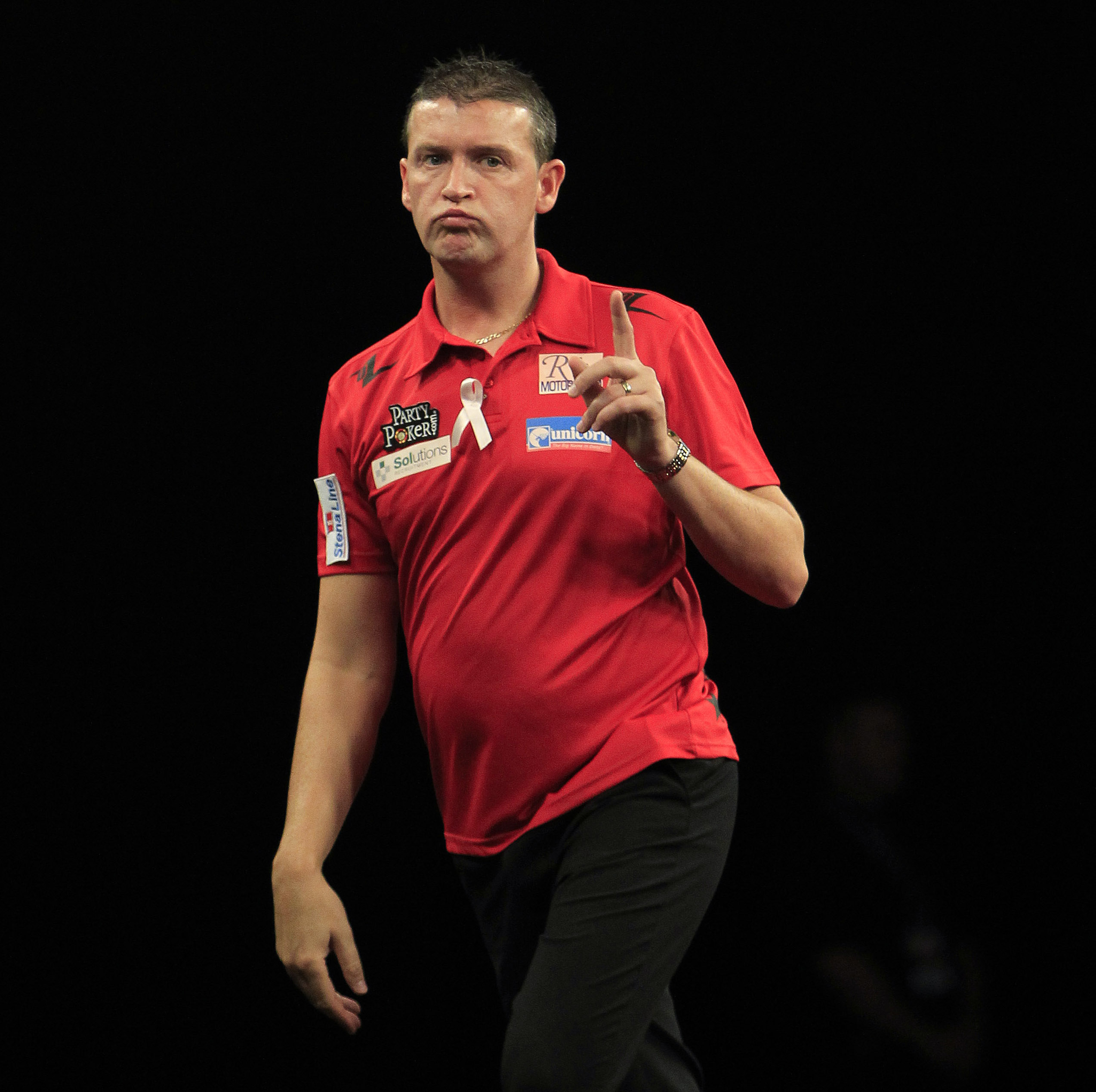 Wizard and Whitehead Win Through | Darts World Magazine