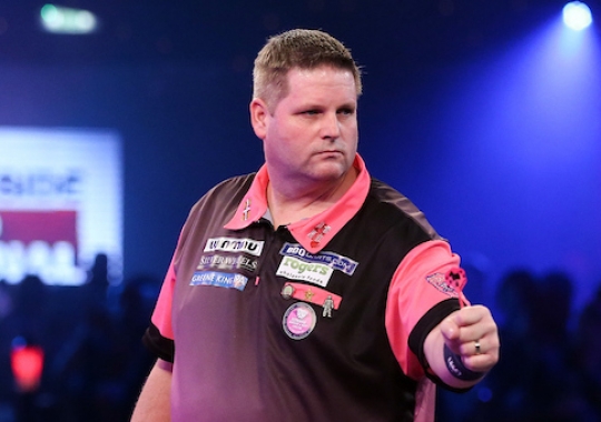 Mitchell and Harrysson Lead | Darts World Magazine