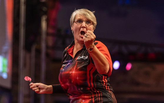 Resurgent Ashton Doubles Up | Darts World Magazine