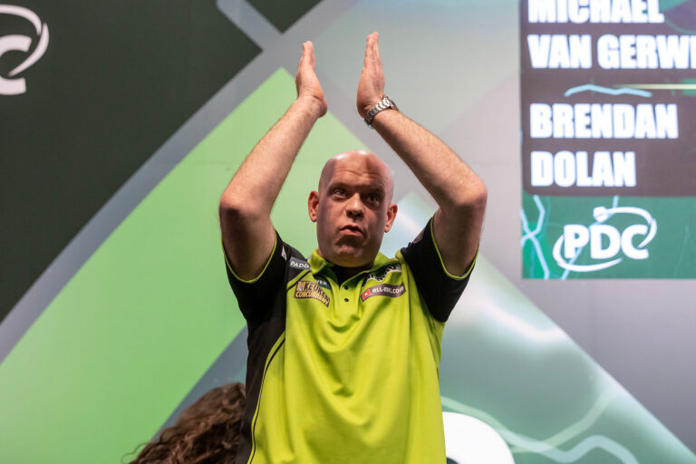 Ally Pally 2025: MVG Eases Through Again