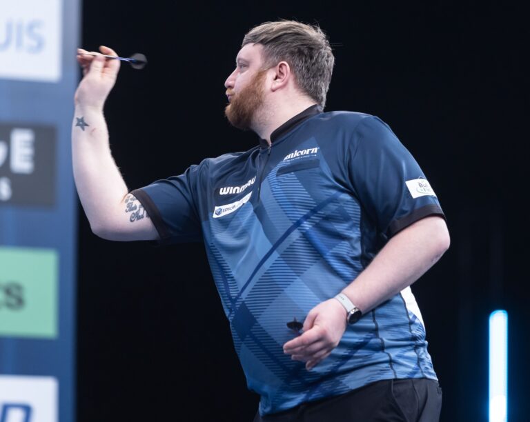 Menzies Halts Wright’s Rebound