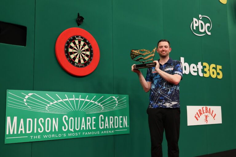 Humphries Lifts US Darts Masters
