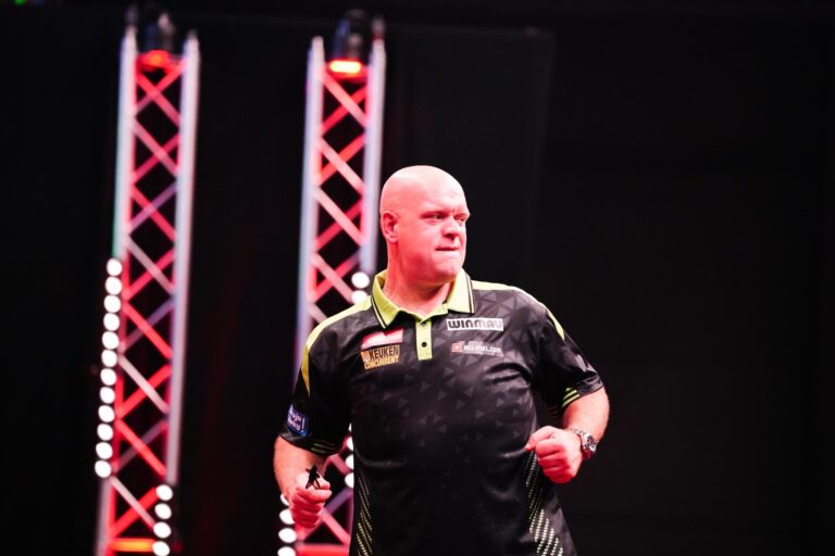Rampant Van Gerwen Runs Riot