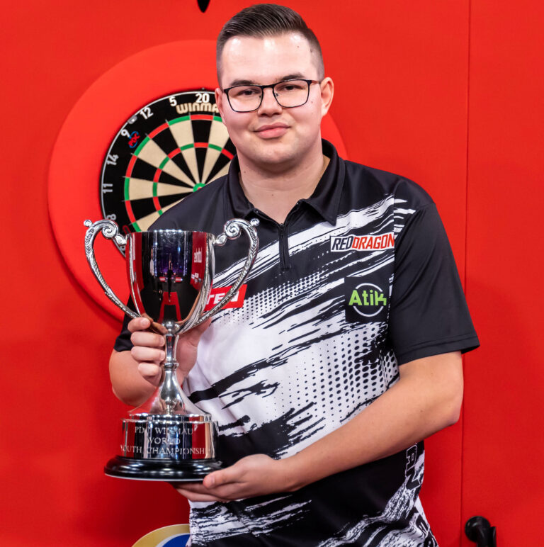 van Veen Gets Past Greaves to Retain World Youth Crown