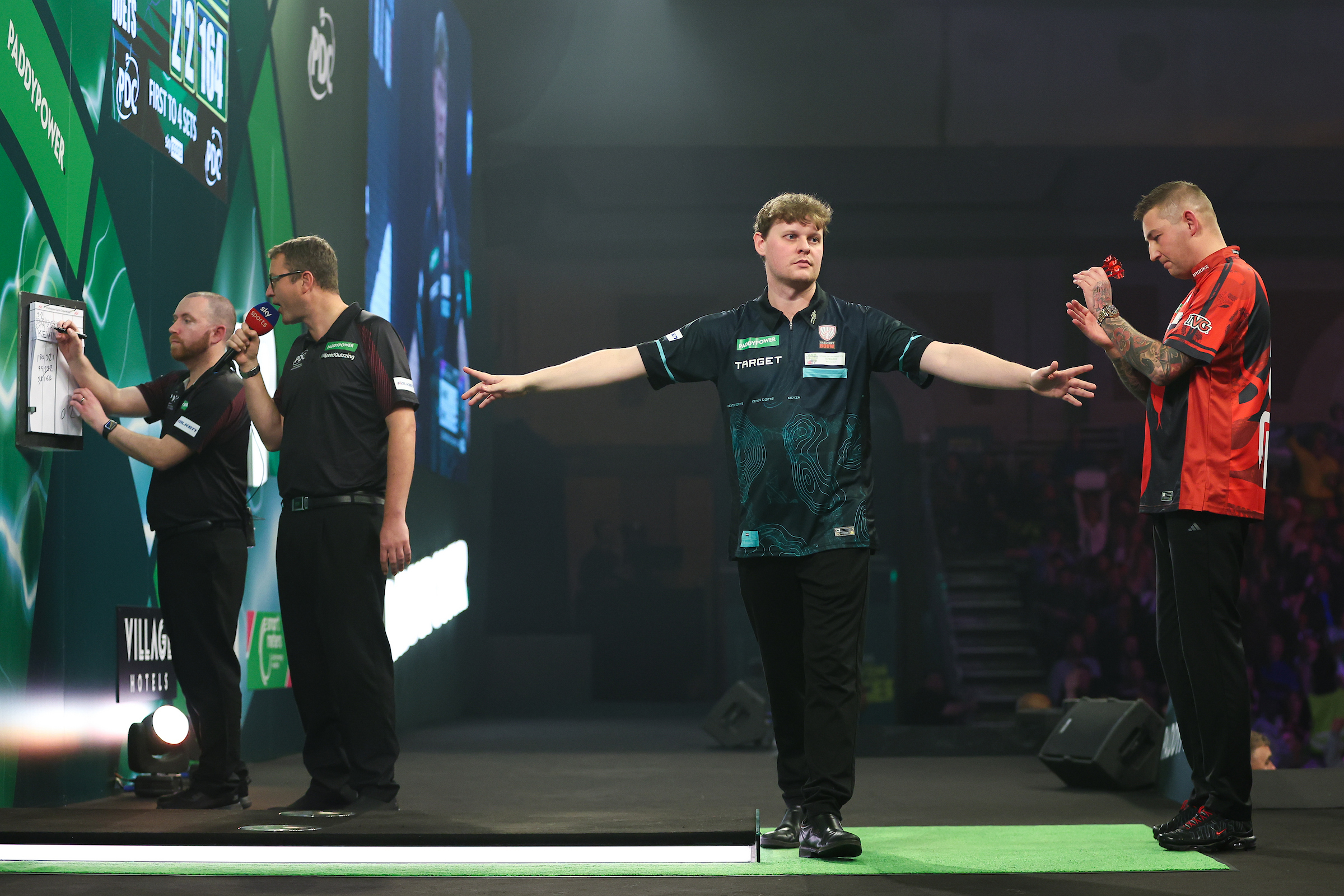 Austrian Darts Open: High-Flying Hawkeye Sets Up Heavy Metal Clash