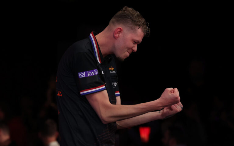 Lakeside 2025: Van Schie Downs Champion McGuirk