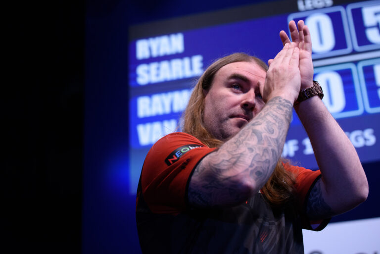 Players Championship Darts: Searle Sneeps Soutar