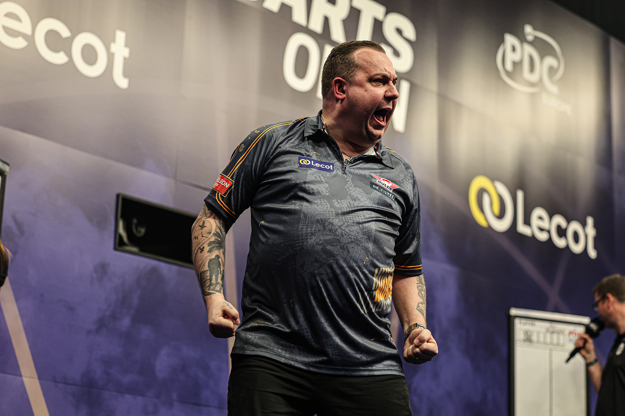 German Darts Grand Prix: Huybrechts Hammers Woodhouse