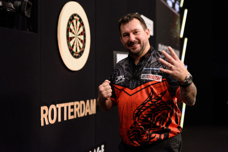 Clayton Stretches Premier League Darts Lead in Rotterdam