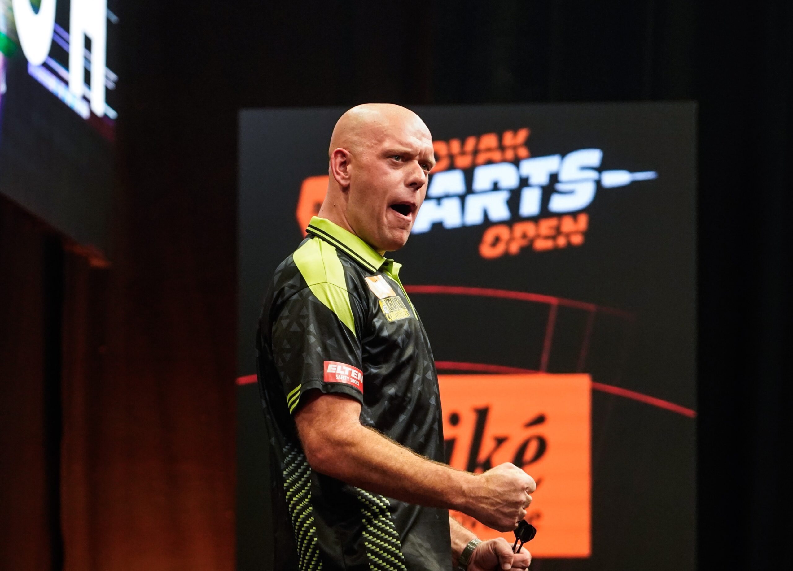 Van Gerwen Leads Dutch Contingent Into Finals Day
