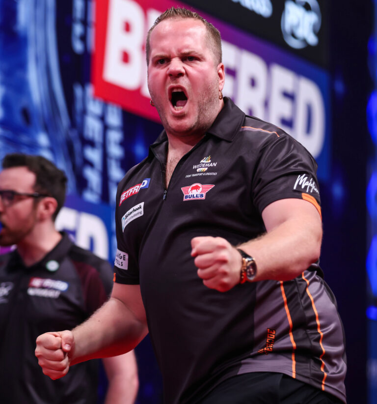 World Matchplay Day 6: Dirk Downs Anderson and Littler Imperious Again