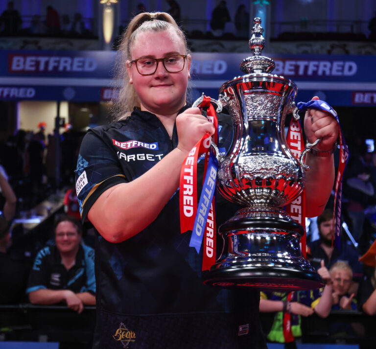Blackpool Beau: Greaves Reclaims World Matchplay Crown in Last-Leg Thriller