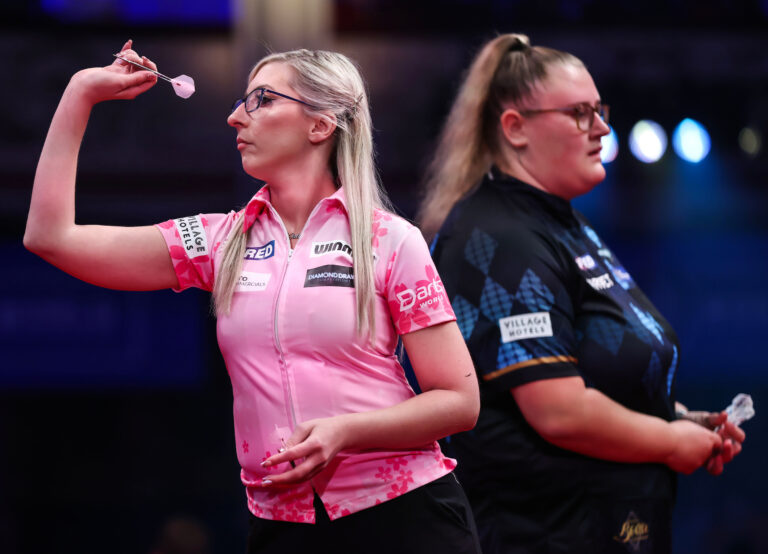 Sherrock and Greaves to Contest Women’s World Matchplay Final