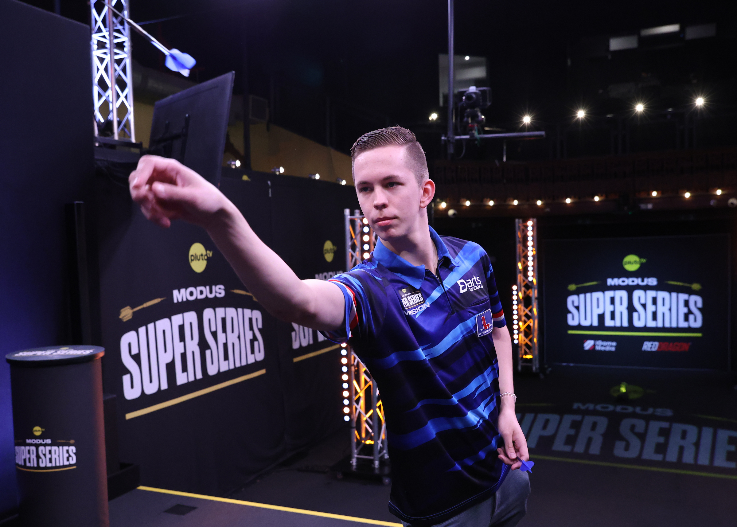 Van Den Herik Heads Into Super Series Finale