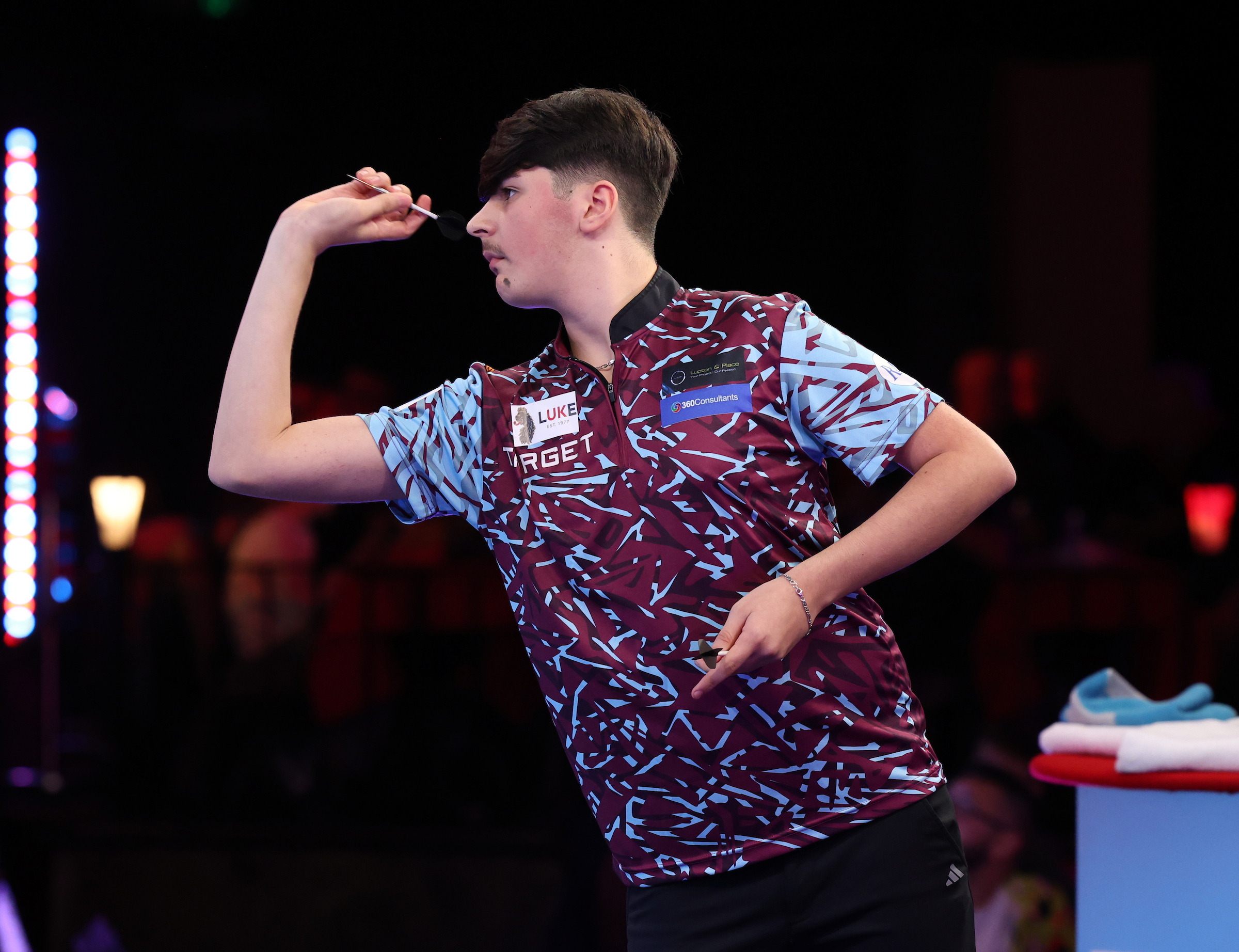 Baysal and McEwan Lead Super Series Group Stages