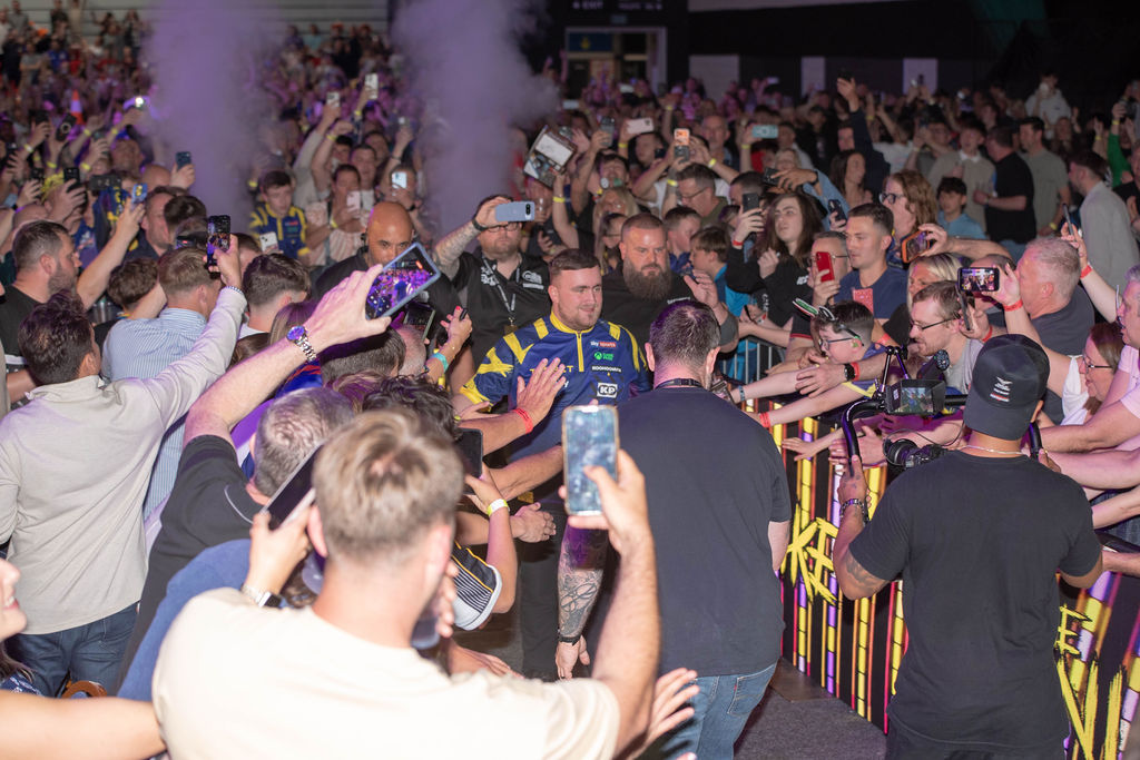 Luke Littler, Darts Player, Darts World, MDA Events.