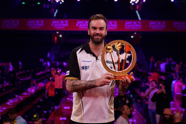 Ross Smith Storms to World Series of Darts Finals Glory