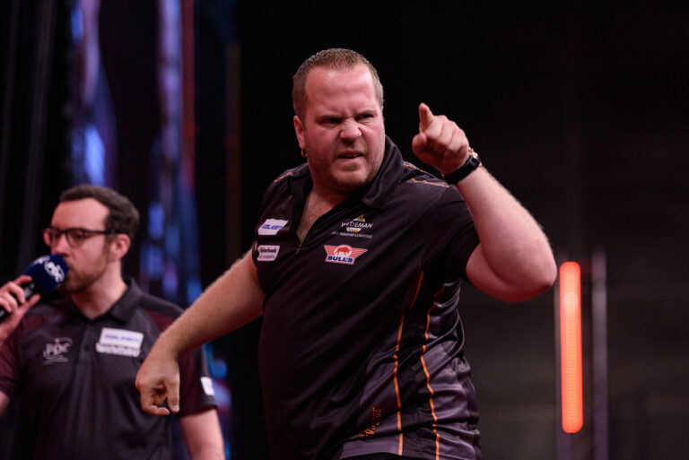 Aubergenius Roars Into Amsterdam Action with Classic Fightback