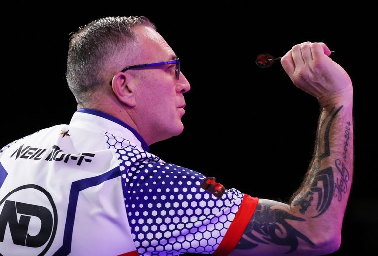 Duff Dashes Into Super Series Lead