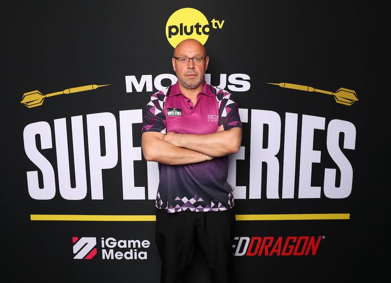 Robertson Retains Super Series Lead