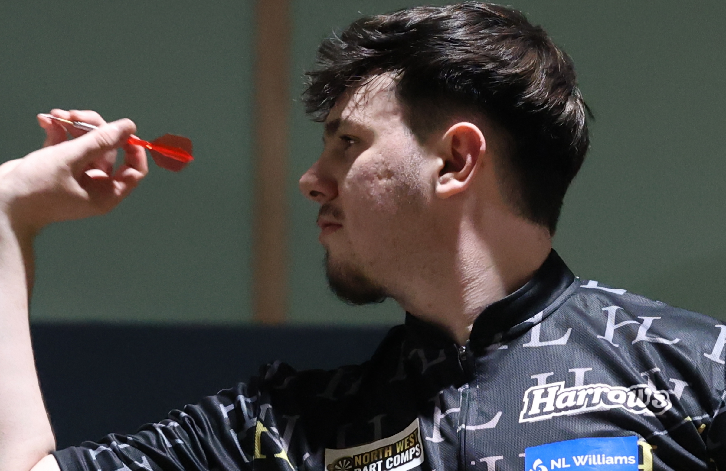 Harrison Leigh in action at The ADC Winmau tour
