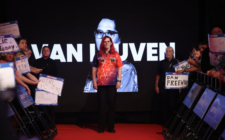 Noa-Lynn van Leuven’s Difficult Debut