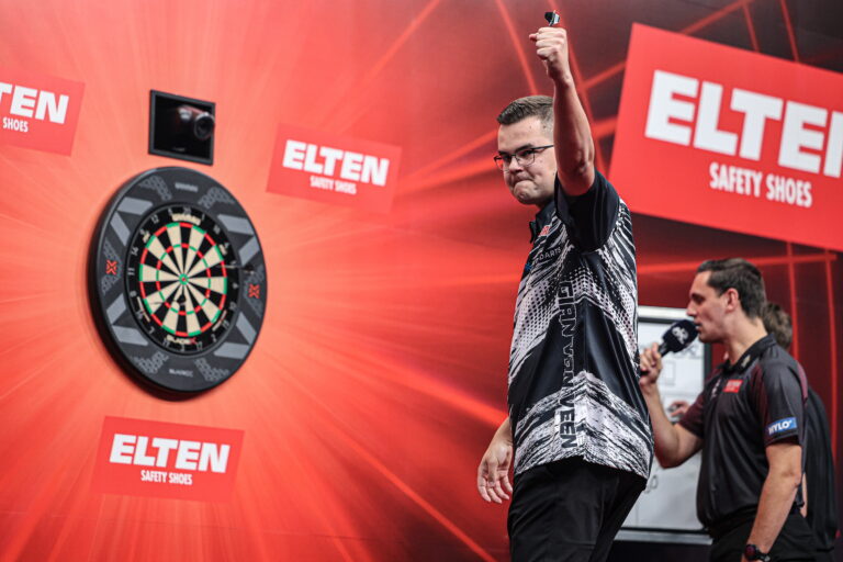 Van Veen Smashes European Tour Record
